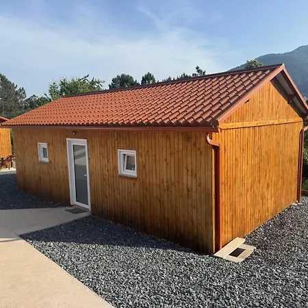 キャンプ場 Casinhas Do Marao Parada (Vila Real)