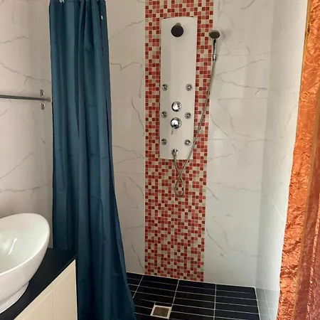 Casinhas Do Marao キャンプ場 *